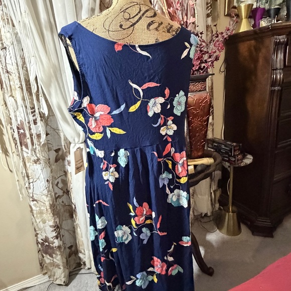 St. John's Bay Navy Floral Dress - Picture 5 of 6